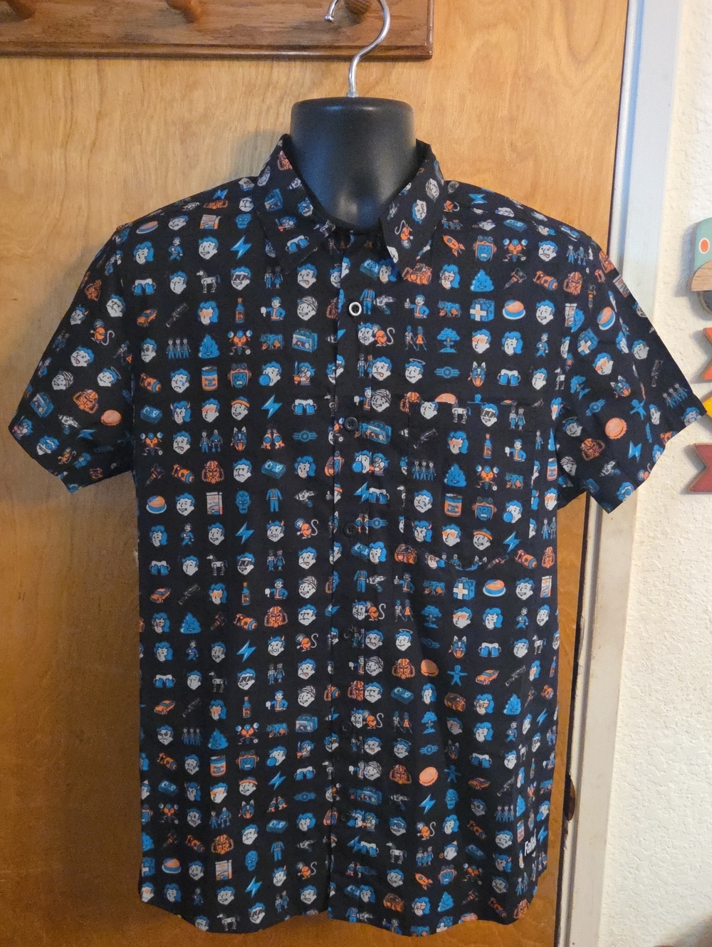 NWT Fallout Video Game Icons Black Woven Mens T-Shirt Size Medium